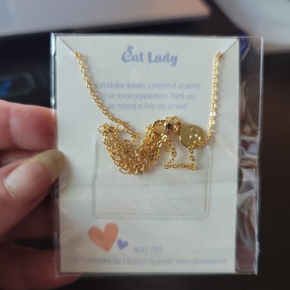 Sweetheart Cat Necklace - 22k Gold - Picture 5 of 7